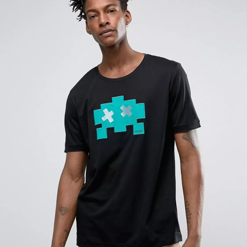 HUGO by HUGO BOSS DAYWARD T SHIRT PIXEL MONSTER APPLIQUE MED